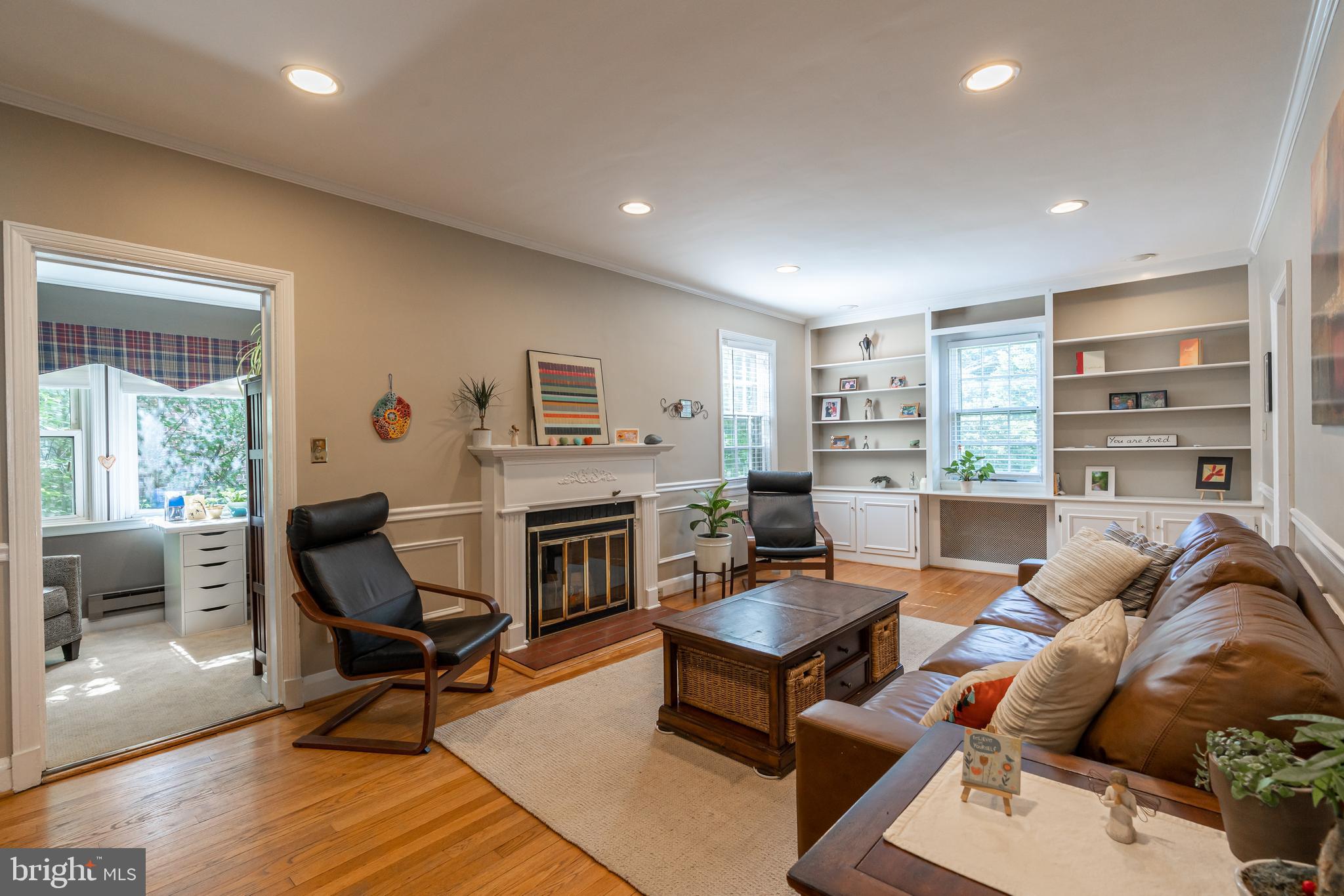 504 Hatherleigh Road Baltimore, MD 21212 - Photo 4 of 42 Living room to office / den