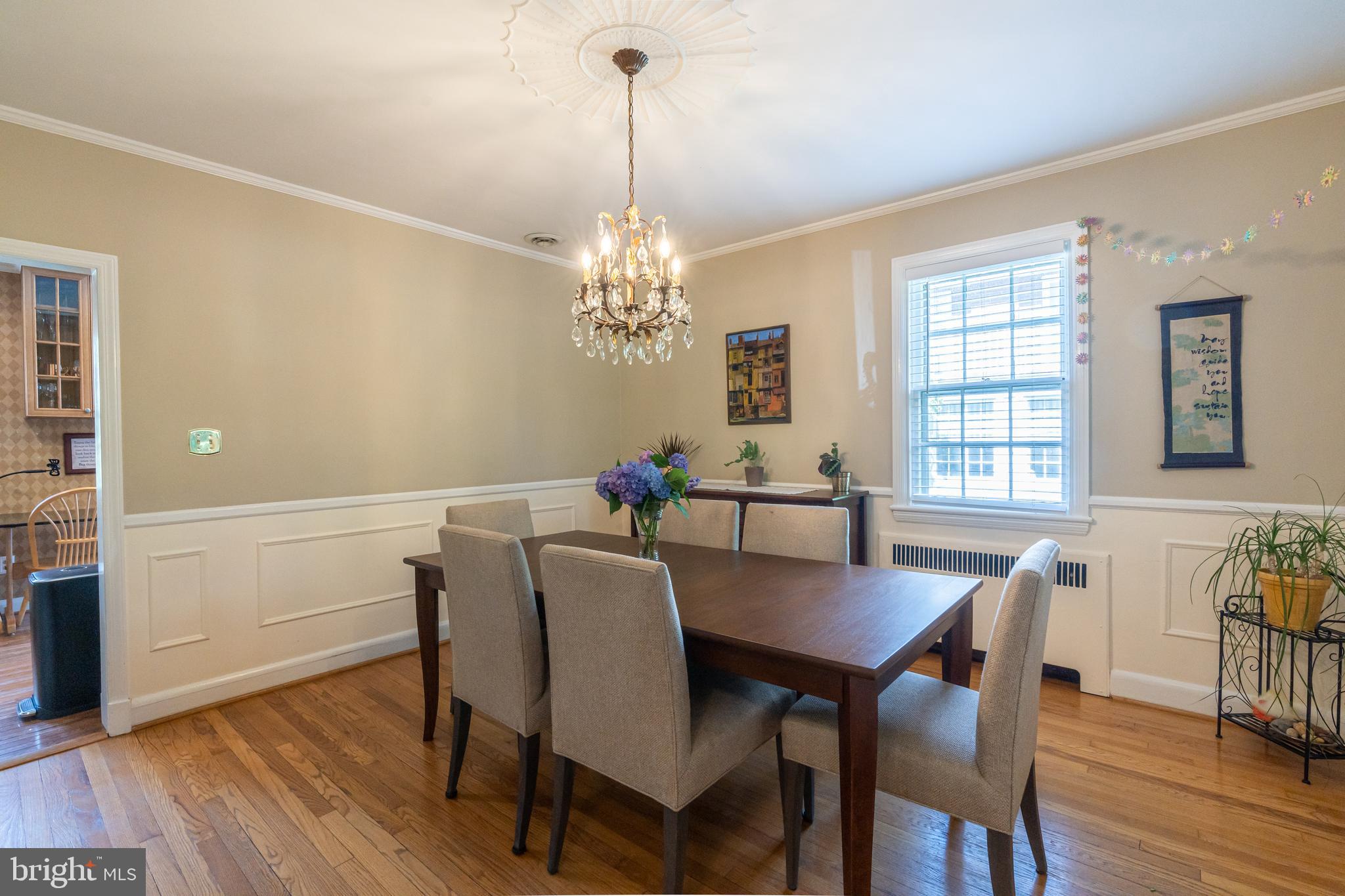 504 Hatherleigh Road Baltimore, MD 21212 - Photo 7 of 42 Separate dining room with traditional details
