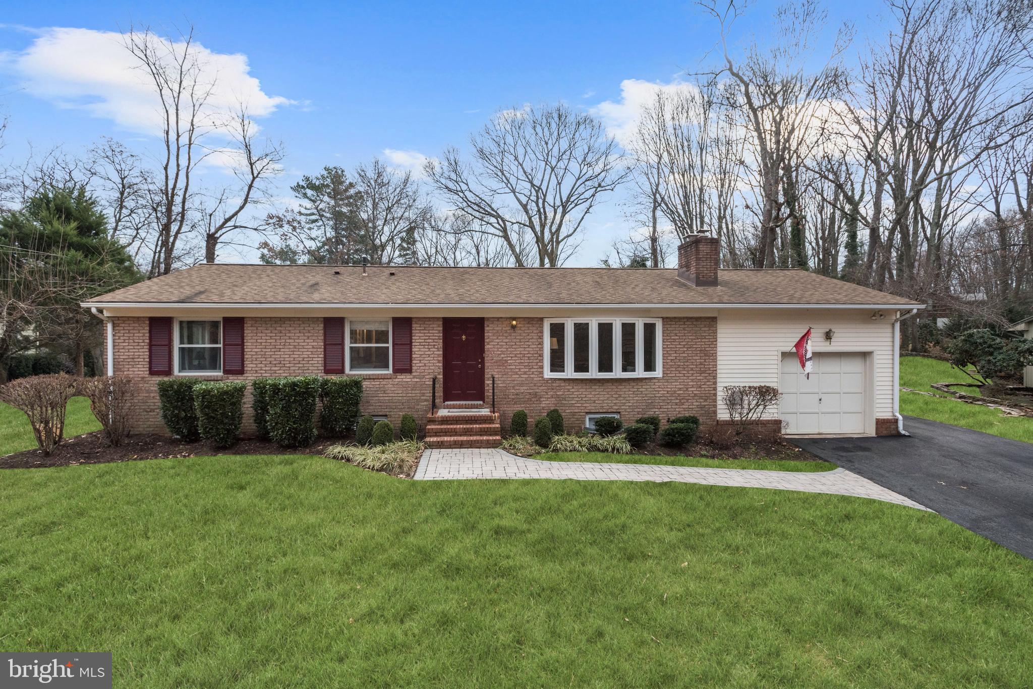 Welcome to 338 Edgewater Road!