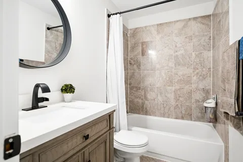 $599,000 | 1712 North Albany Avenue, Unit 1, Chicago, IL 60647