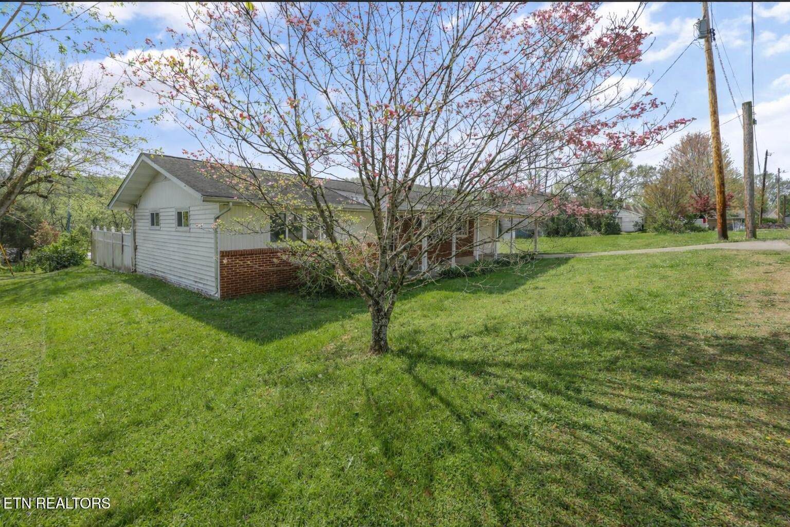 107 Beverly Circle Oak Ridge, TN 37830 - Photo 2 of 30 Gallery Image 2