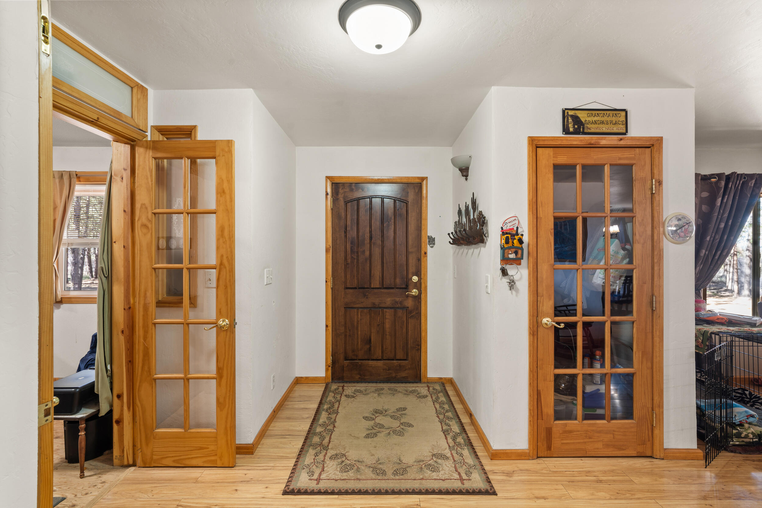 27 Blackpine Way Bly, OR 97622 - Photo 18 of 35 Entryway/Living Area