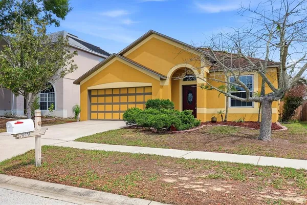 $349,900 | 919 Grand Canyon Drive, Valrico, FL 33594