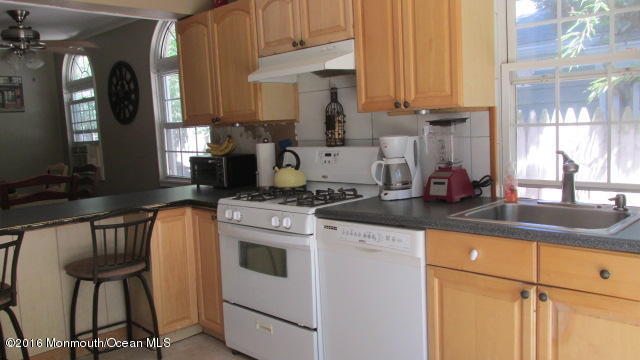 243 Timberline Road Toms River, NJ 08753 - Photo 3 of 23 2015-06-24 02.57.49