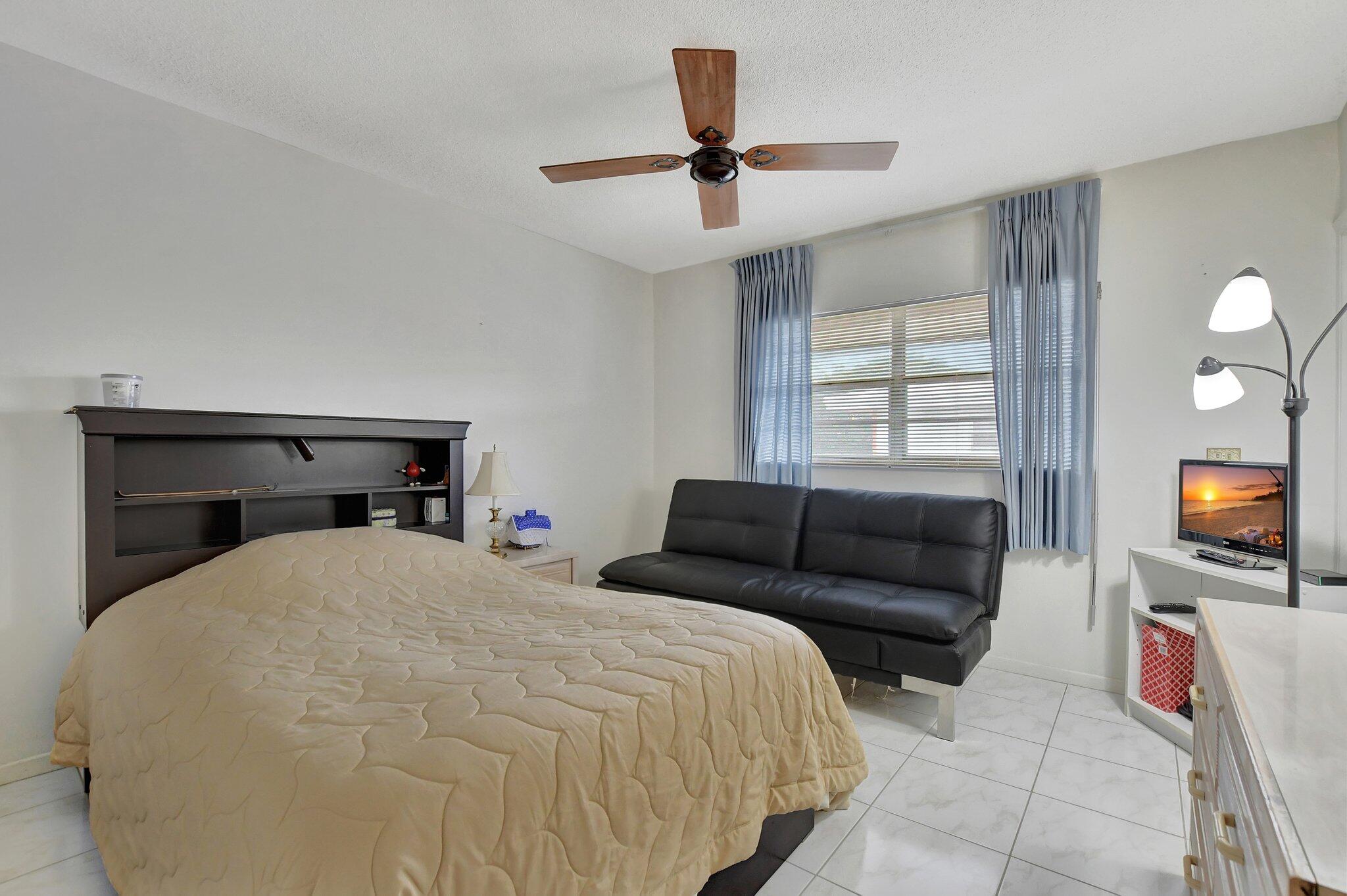 45 Southeast 13th Street, Unit B2 Boca Raton, FL 33432 - Photo 19 of 32 45 SE 13th Street, Boca Raton