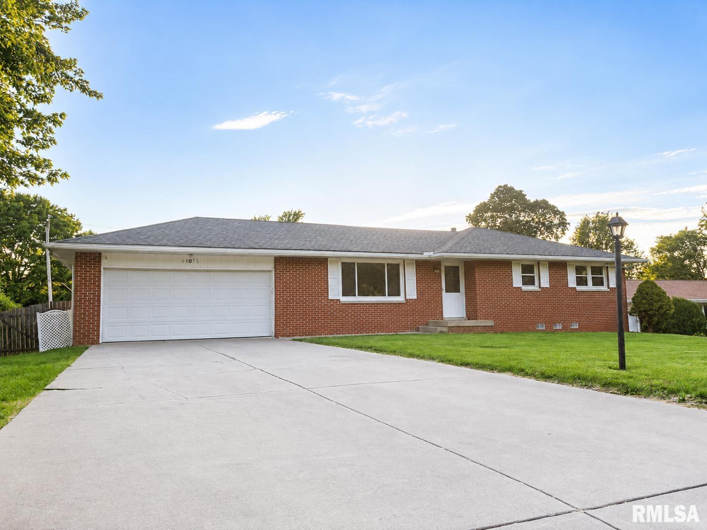405 Daniel Parkway Washington, IL 61571 - Photo 1 of 45