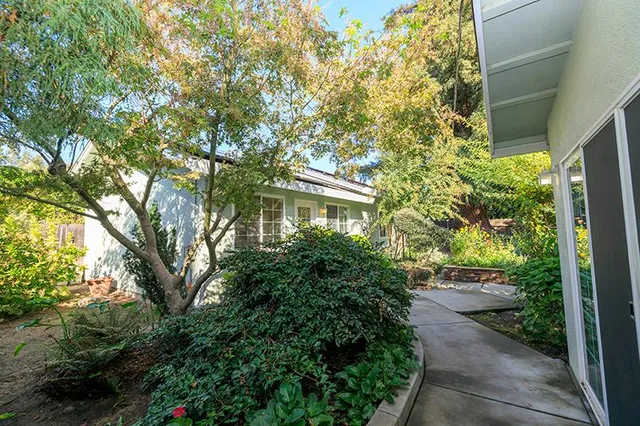 $1,250,000 | 7004 Hillcrest Drive, Modesto, CA 95356