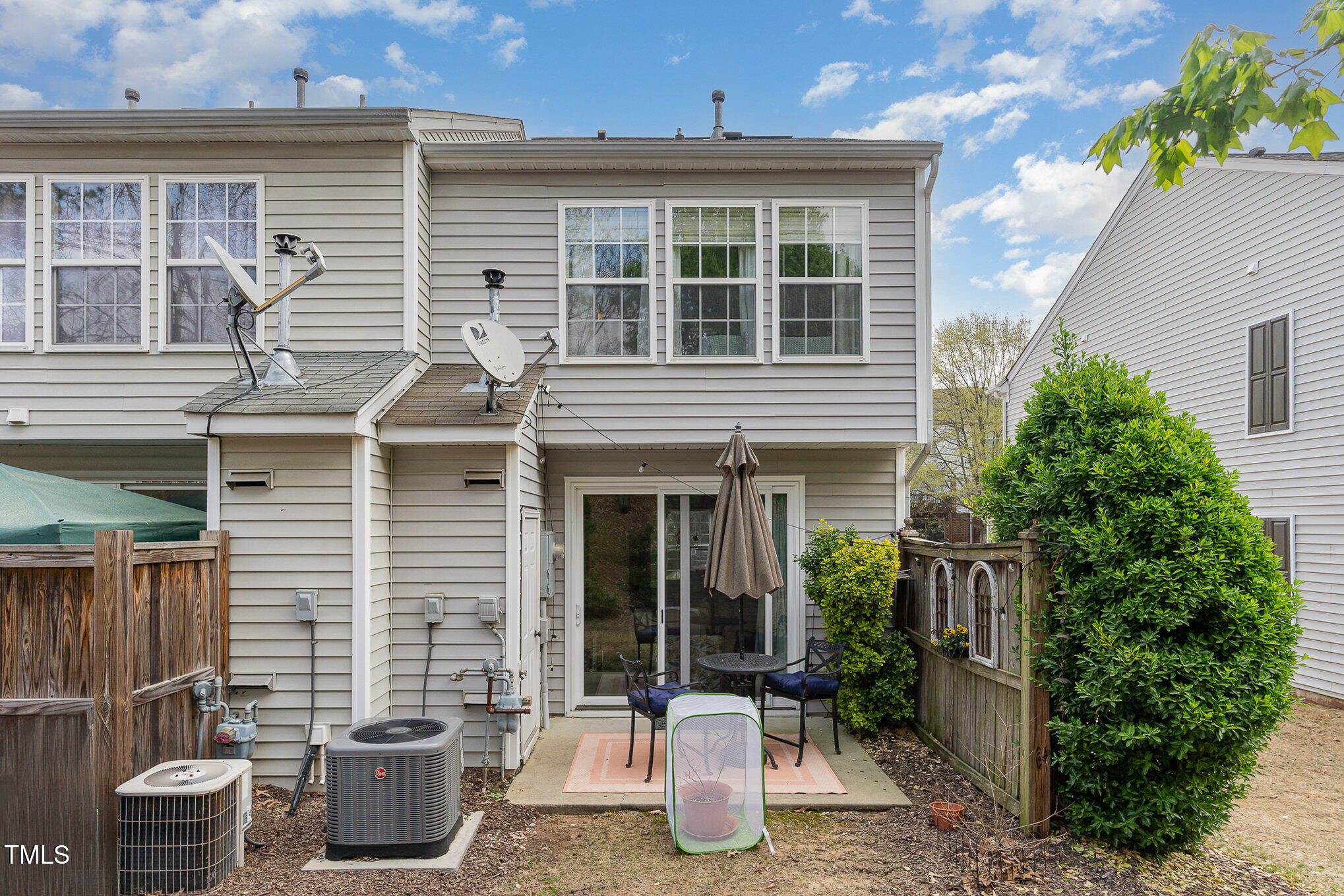 1812 Natalie Brook Way Raleigh, NC 27609 - Photo 25 of 31 1812 patio2
