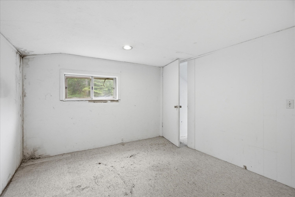 40 Maple Street Holliston, MA 01746 - Photo 17 of 22
