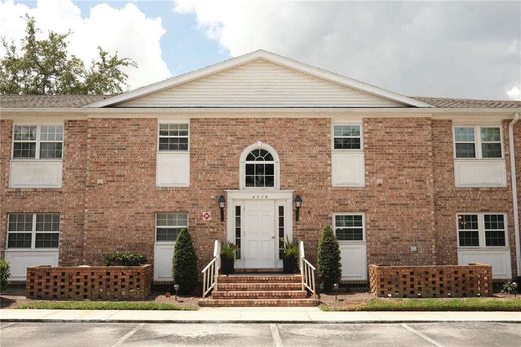 4318 Lake Underhill Road, Unit B Orlando, FL 32803 - Photo 1 of 1 Exterior 4318 Lake Underhill Building Units A-D