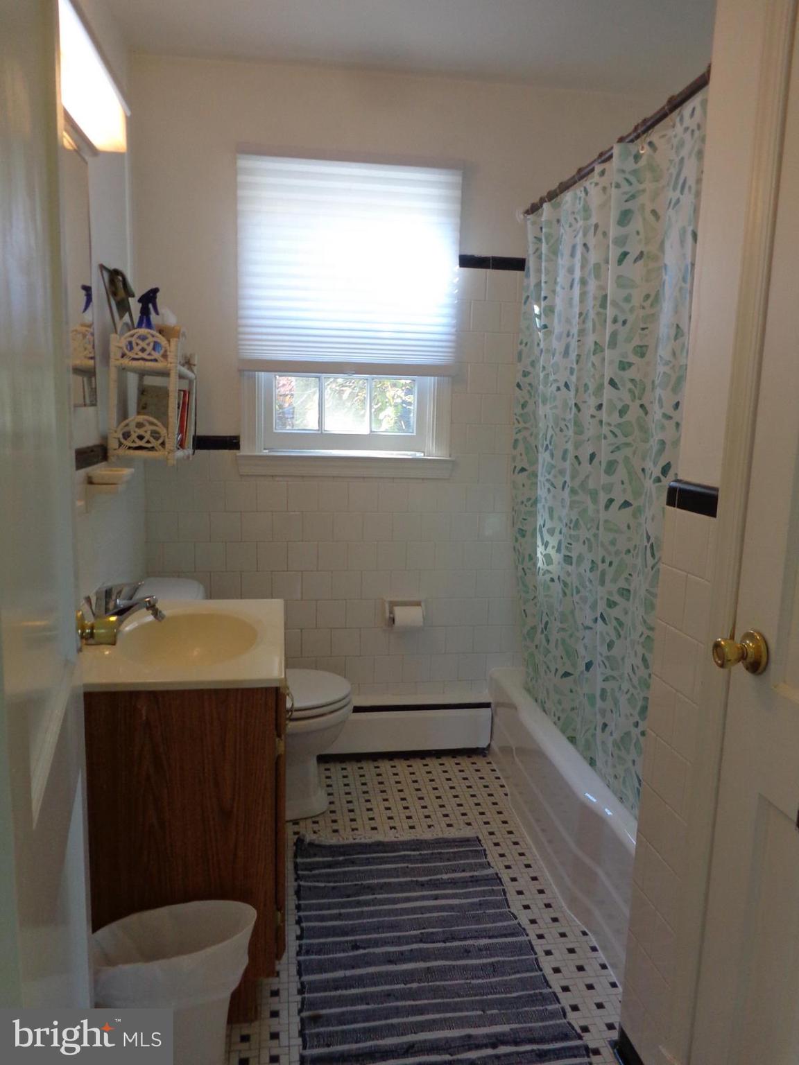 518 Holden Road Baltimore, MD 21286 - Photo 11 of 17 Upper level bathroom