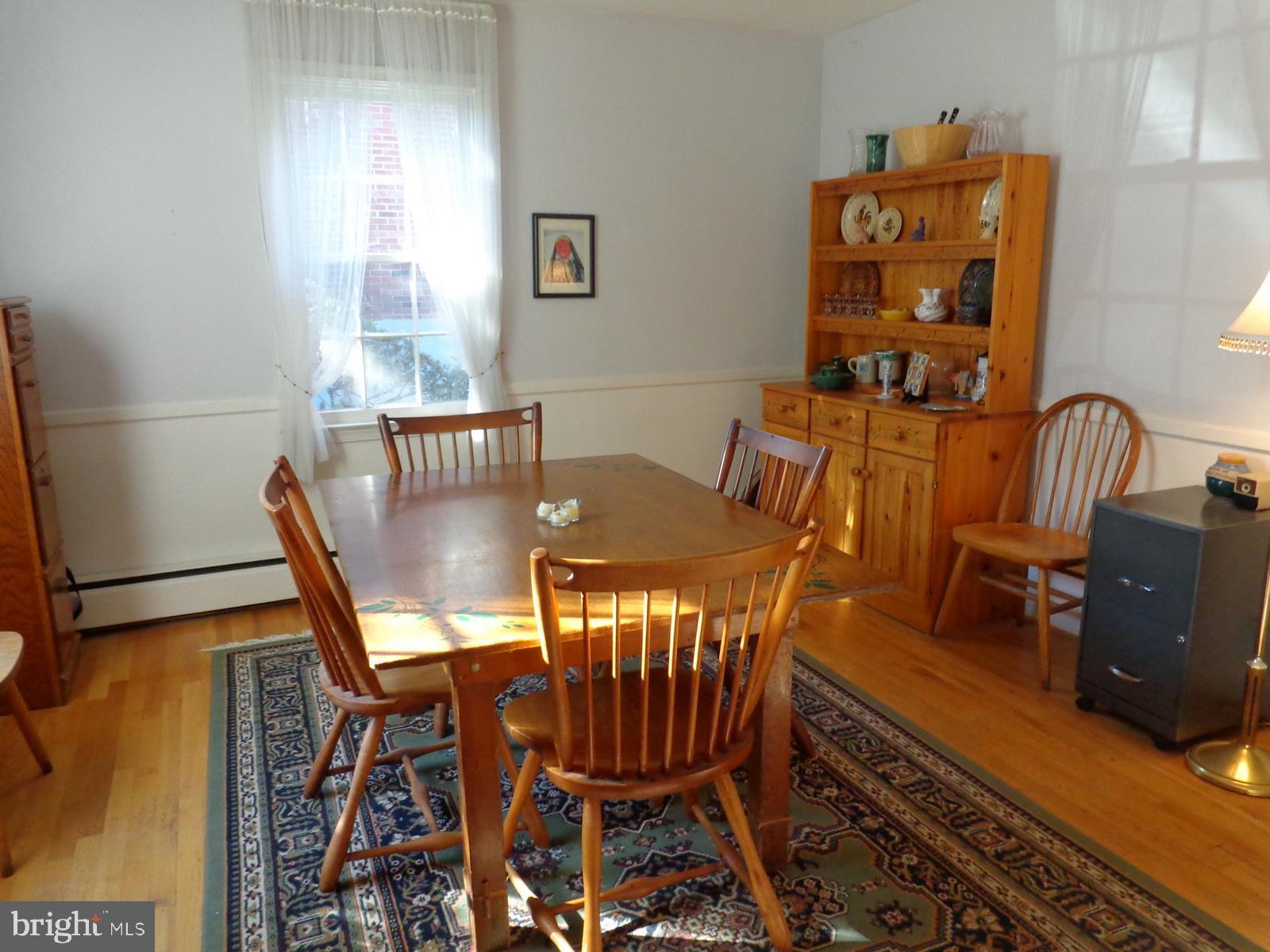 518 Holden Road Baltimore, MD 21286 - Photo 3 of 17 Dining room with chair rail