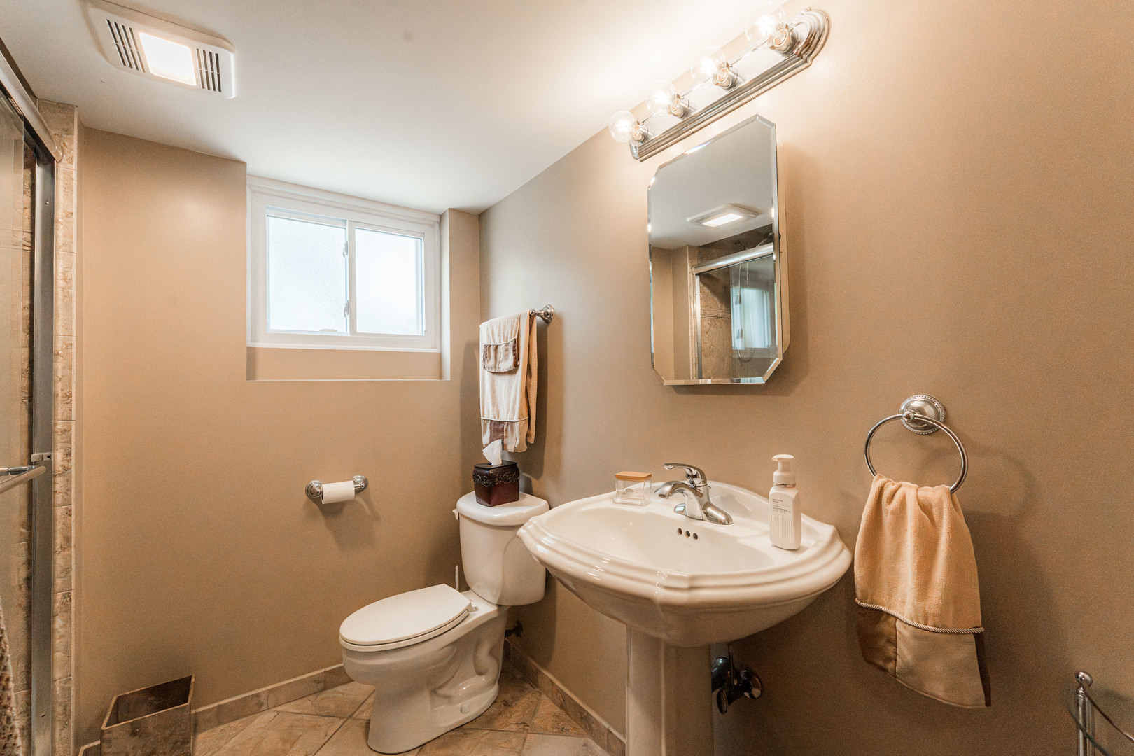 554 North Green Ridge Street Addison, IL 60101 - Photo 26 of 48 Gallery Image 26