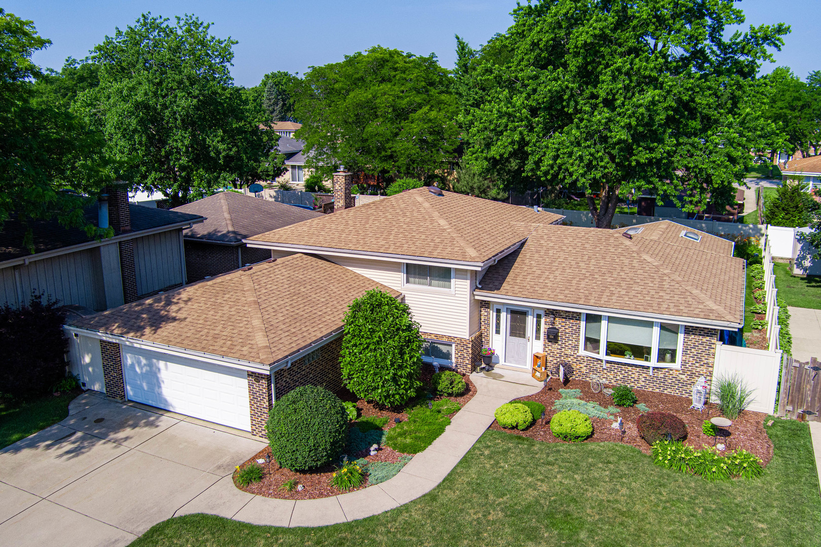 554 North Green Ridge Street Addison, IL 60101 - Photo 3 of 48 Gallery Image 3