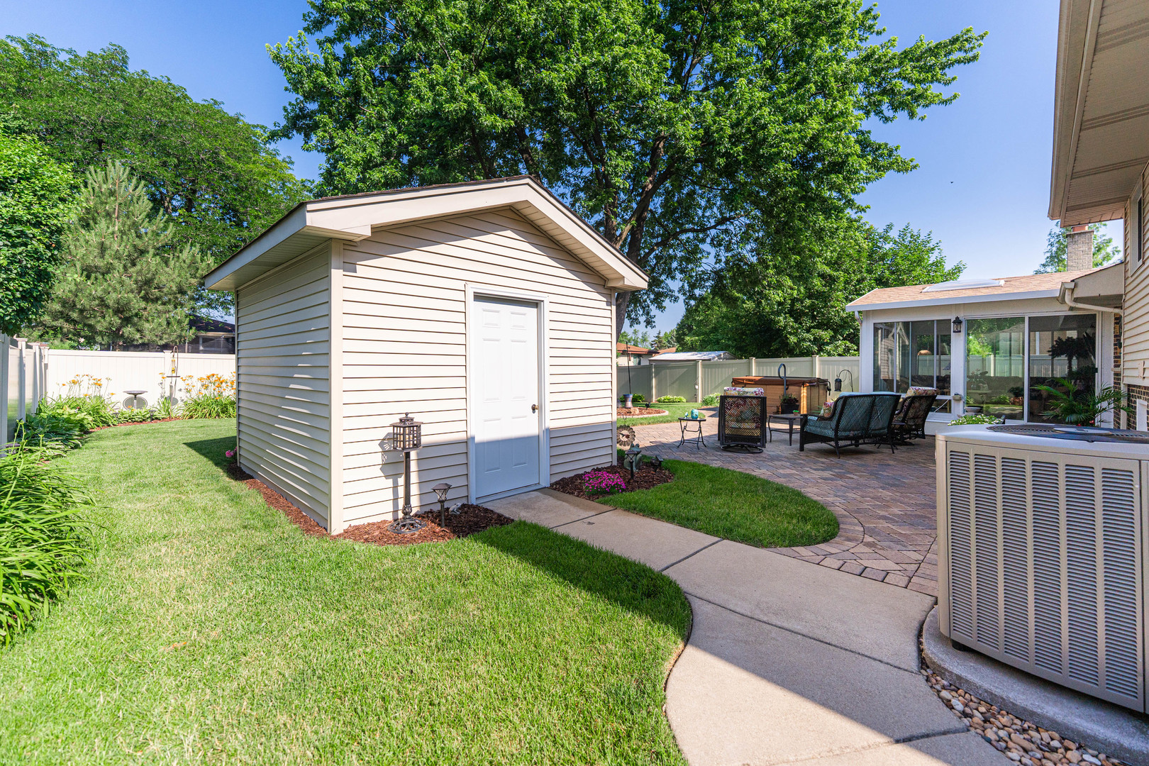 554 North Green Ridge Street Addison, IL 60101 - Photo 33 of 48 Gallery Image 33