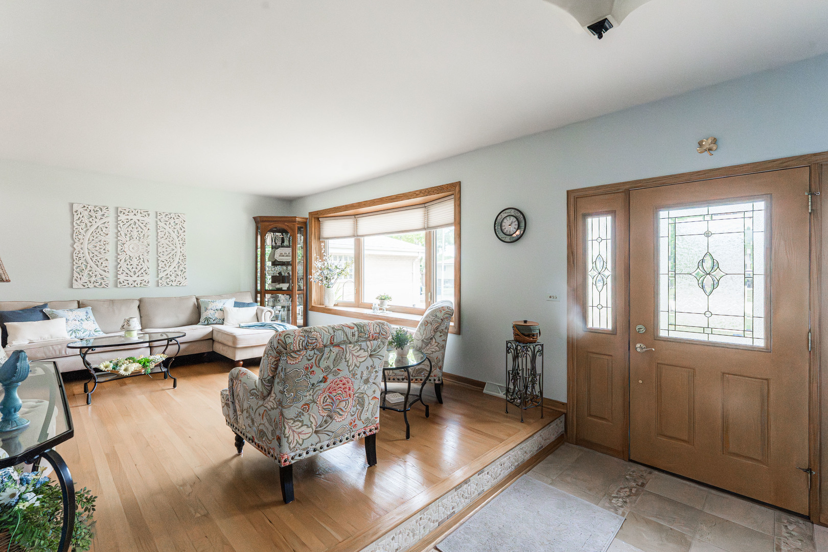 554 North Green Ridge Street Addison, IL 60101 - Photo 9 of 48 Gallery Image 9