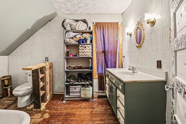 $180,000 | 219 South Apple Avenue, Hart, MI 49420