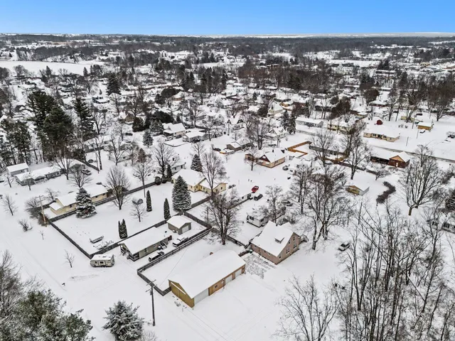 $180,000 | 219 South Apple Avenue, Hart, MI 49420