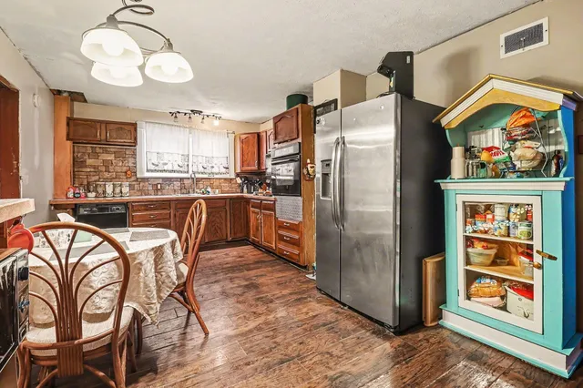 $180,000 | 219 South Apple Avenue, Hart, MI 49420