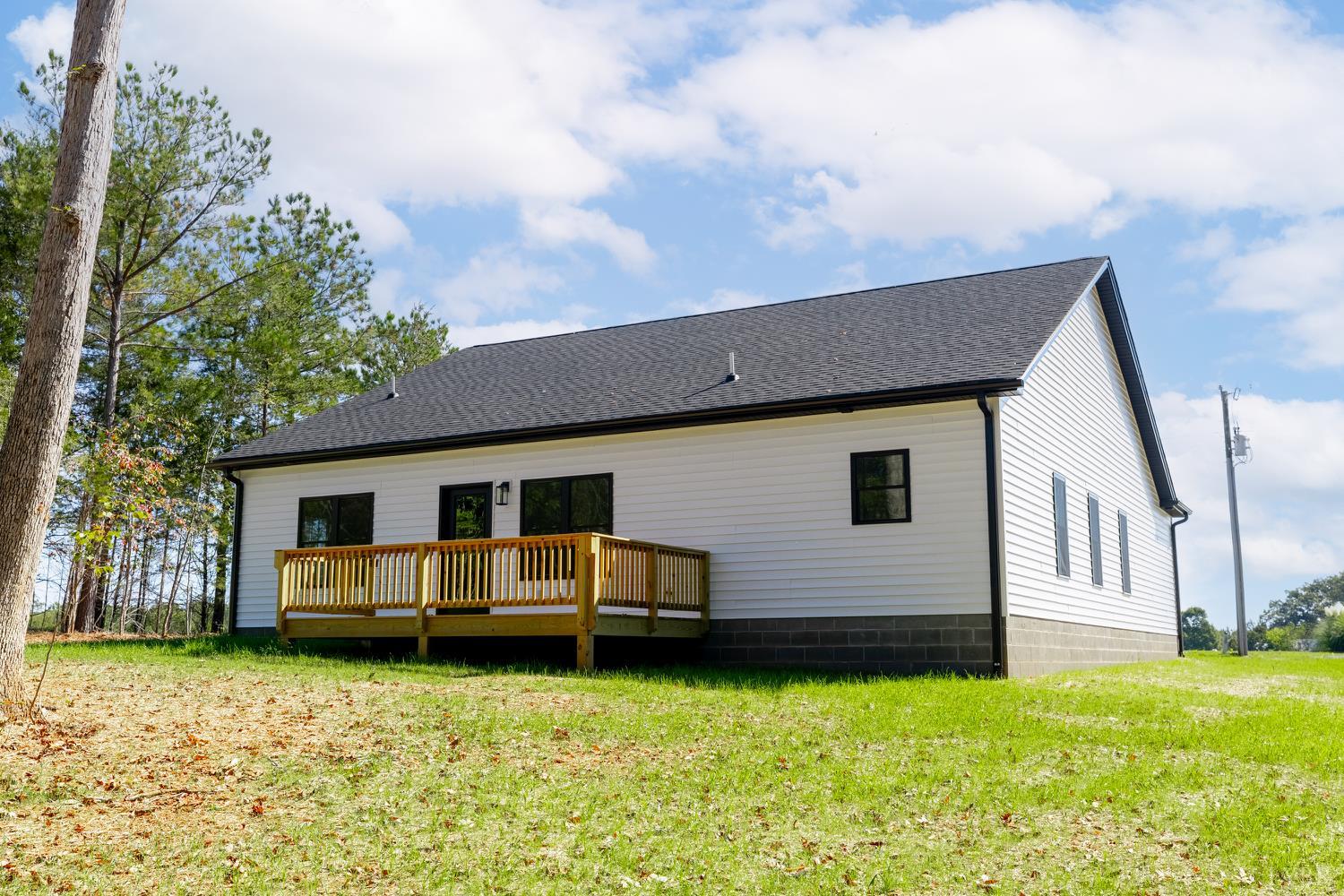 757 Down Creek Road Brookneal, VA 24528 - Photo 36 of 49 a front view of house with yard
