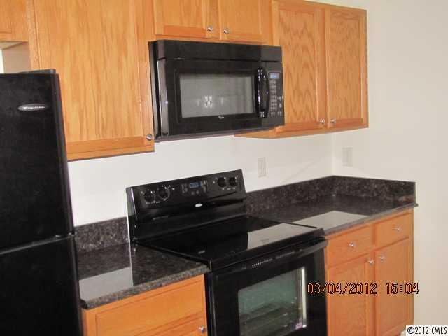 638 Raphael Place, Unit 638 Charlotte, NC 28205 - Photo 5 of 13 Gallery Image 5
