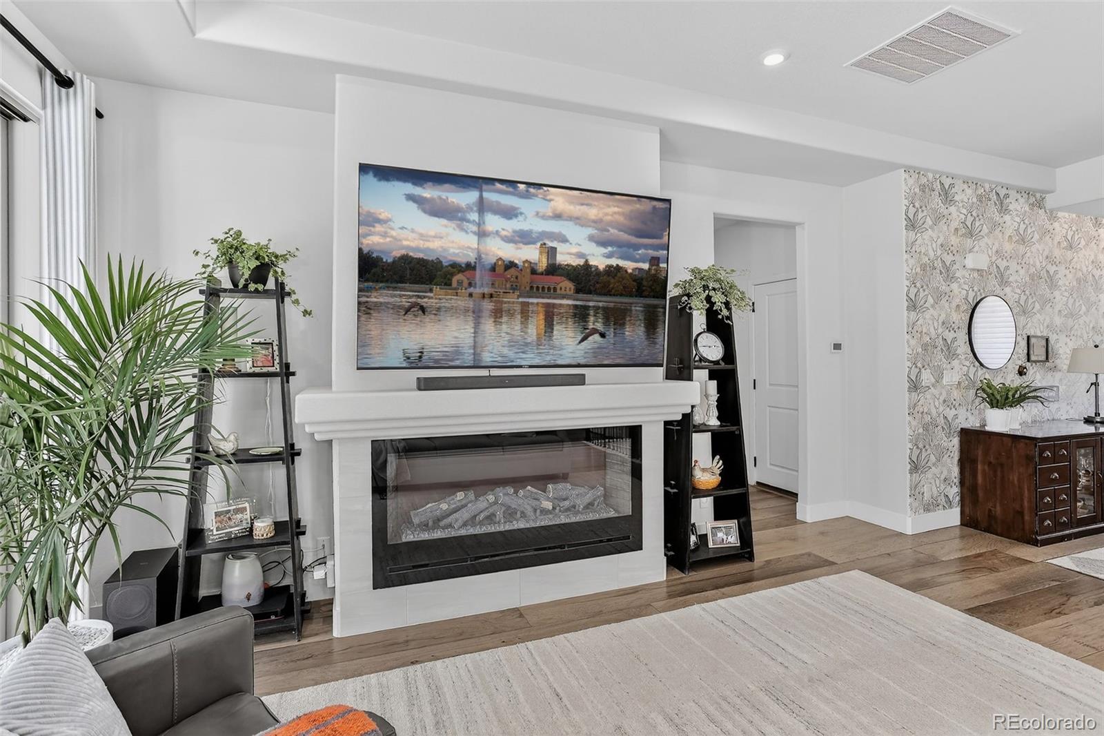 20392 53rd Avenue Denver, CO 80249 - Photo 10 of 48