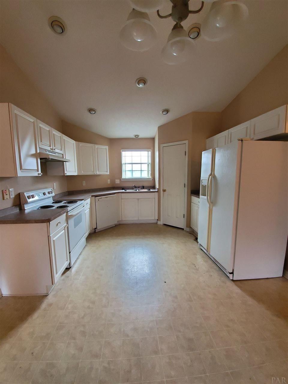 2034 Coral Reef Road Pensacola, FL 32506 - Photo 5 of 22