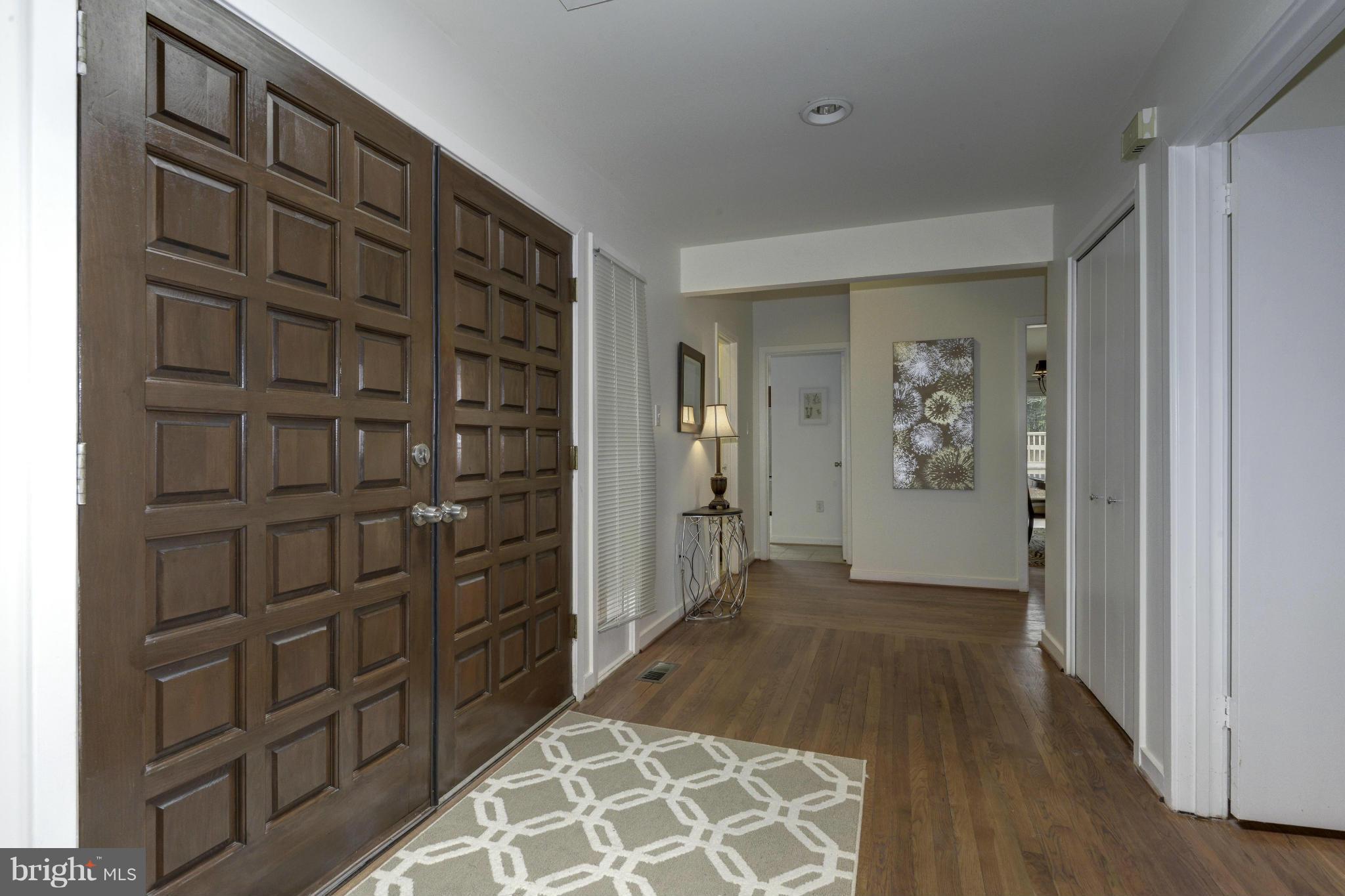 7606 Bells Mill Road Bethesda, MD 20817 - Photo 6 of 30 Interior (General)