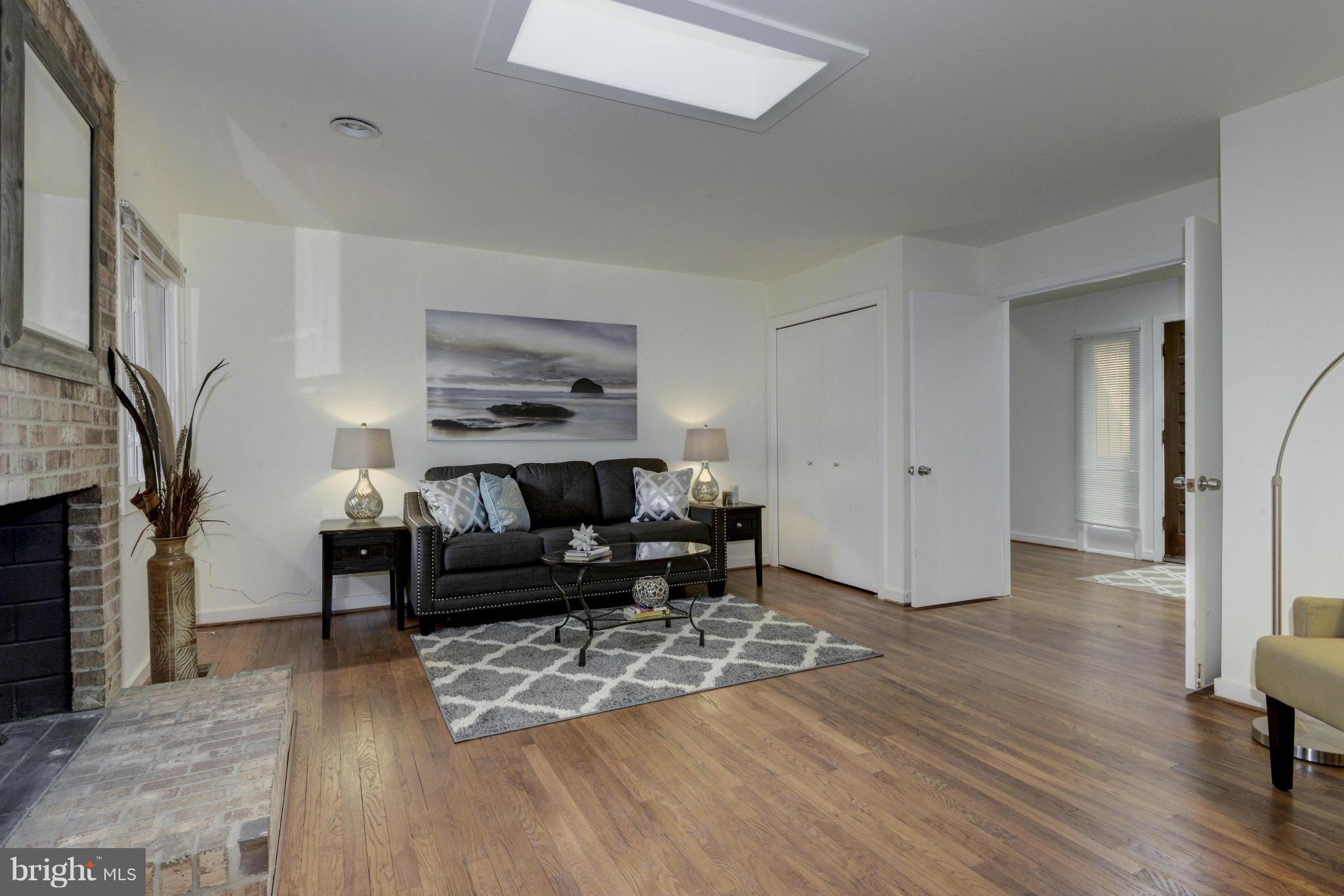 7606 Bells Mill Road Bethesda, MD 20817 - Photo 8 of 30 Living Room