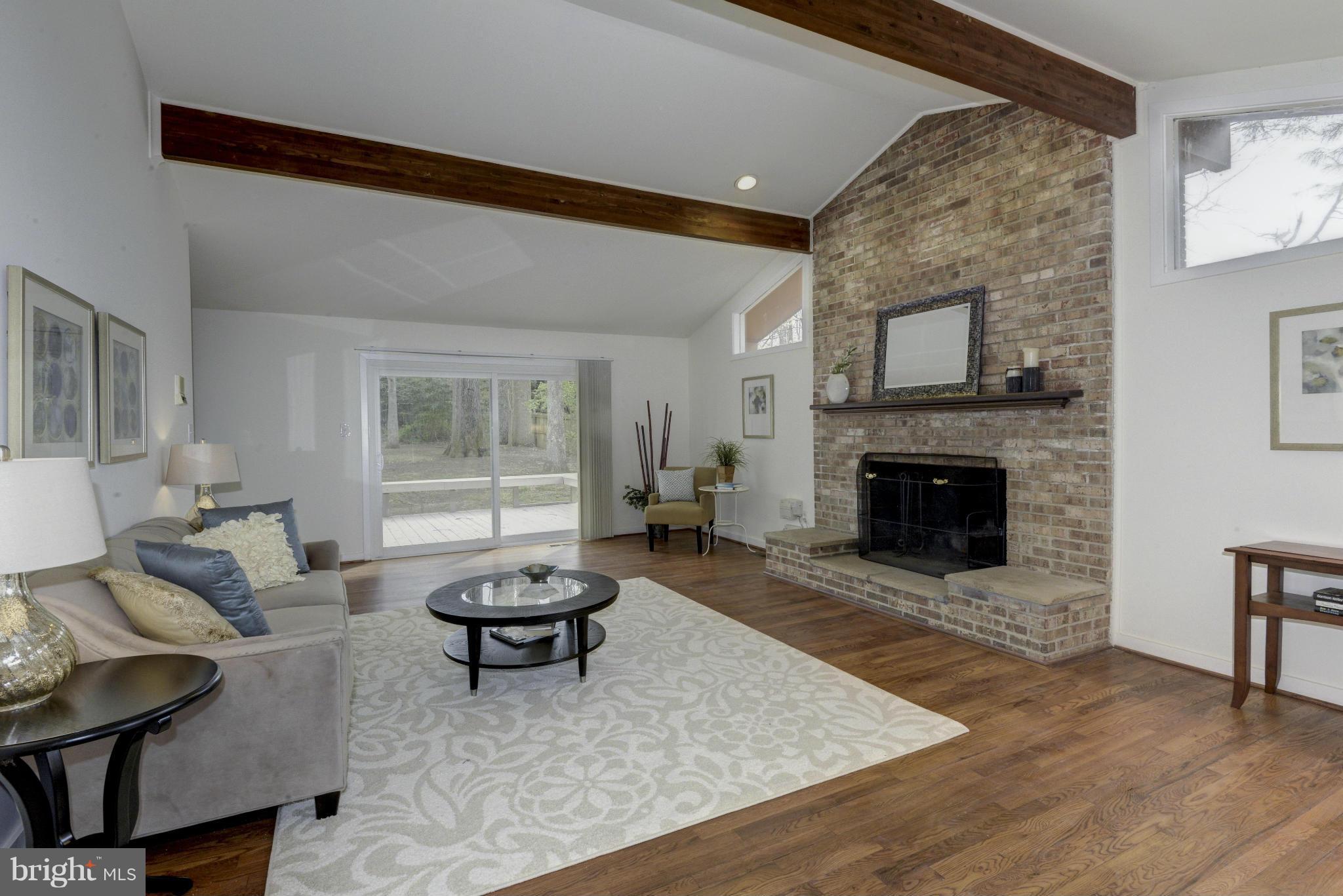 7606 Bells Mill Road Bethesda, MD 20817 - Photo 9 of 30 Living Room