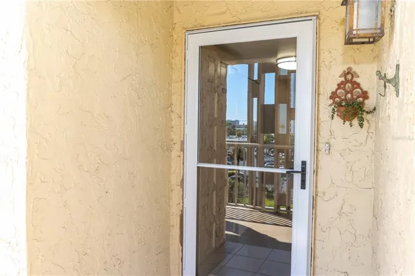 $3,000 | 105 Island Way, Unit 142, Clearwater Beach, FL 33767