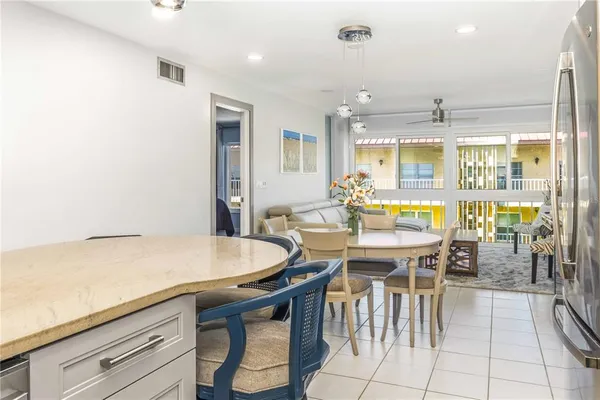 $3,000 | 105 Island Way, Unit 142, Clearwater Beach, FL 33767