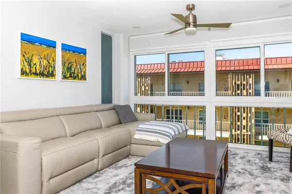 $3,000 | 105 Island Way, Unit 142, Clearwater Beach, FL 33767