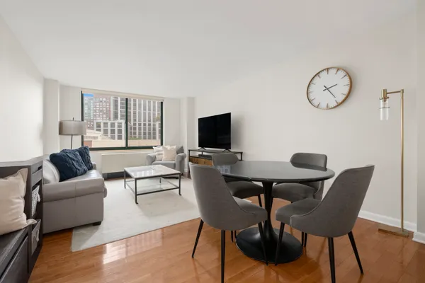 $6,500 | 295 Greenwich Street, Unit 5FN | TriBeCa