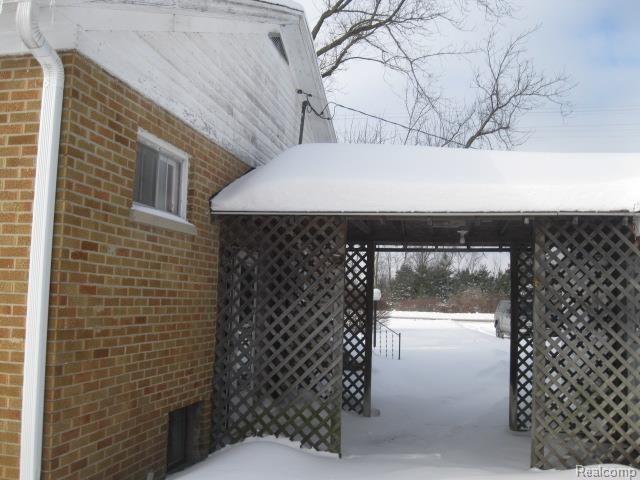 2397 Belsay Road Burton, MI 48519 - Photo 6 of 33 IMG_8030.jpg