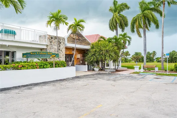 $950,000 | 410 10th Street, Key Colony Beach, FL 33051