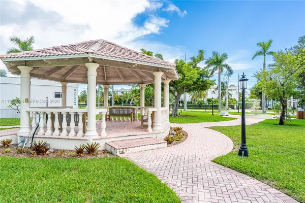 $950,000 | 410 10th Street, Key Colony Beach, FL 33051