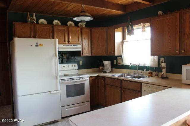1568 Ridgeview Drive Lake Ariel, PA 18436 - Photo 6 of 57 8 kitchen