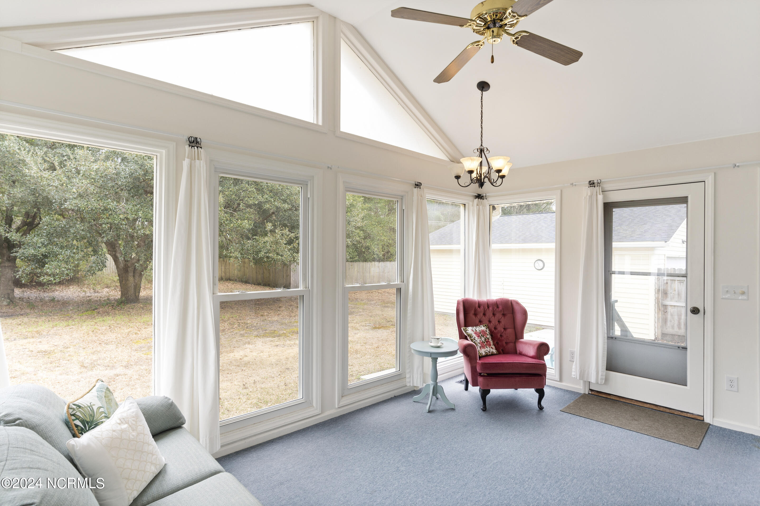 4039 Halifax Road Wilmington, NC 28403 - Photo 24 of 41 06sunroom2