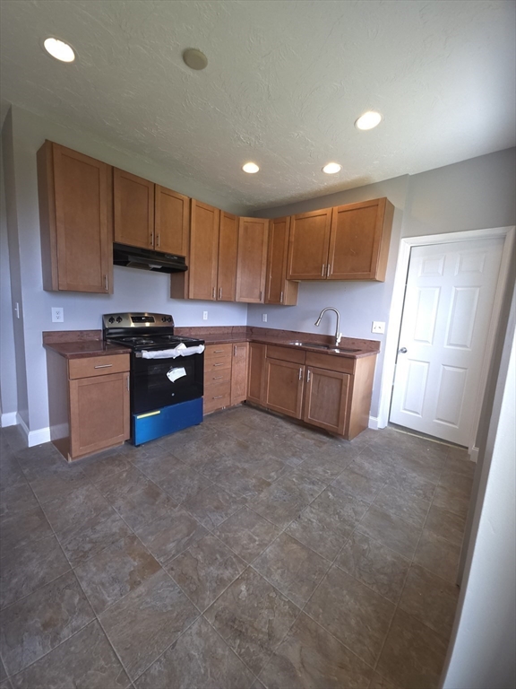 25 Lester Street, Unit 1 Fall River, MA 02724 - Photo 11 of 12
