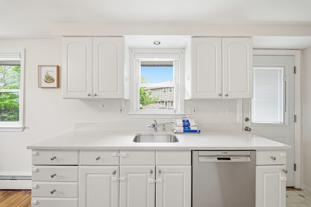 18 Bradford Road, Unit 18 Winchester, MA 01890 - Photo 8 of 28