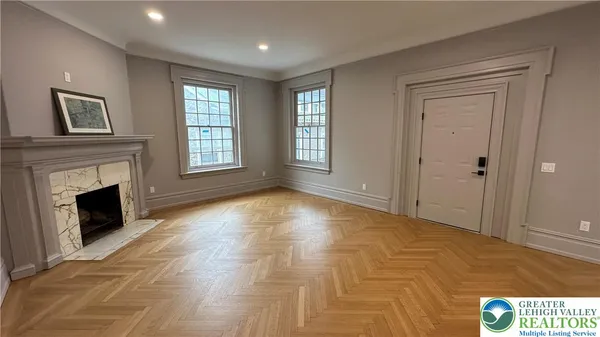 $2,295 | 214 Spring Garden Street, Unit 2A, Easton, PA 18042