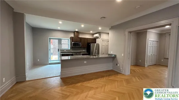 $2,295 | 214 Spring Garden Street, Unit 2A, Easton, PA 18042