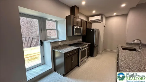 $2,295 | 214 Spring Garden Street, Unit 2A, Easton, PA 18042