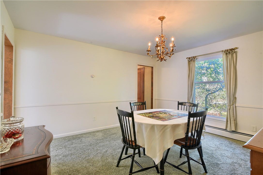 116 Lantern Lane Exeter, RI 02822 - Photo 20 of 48 Dining room