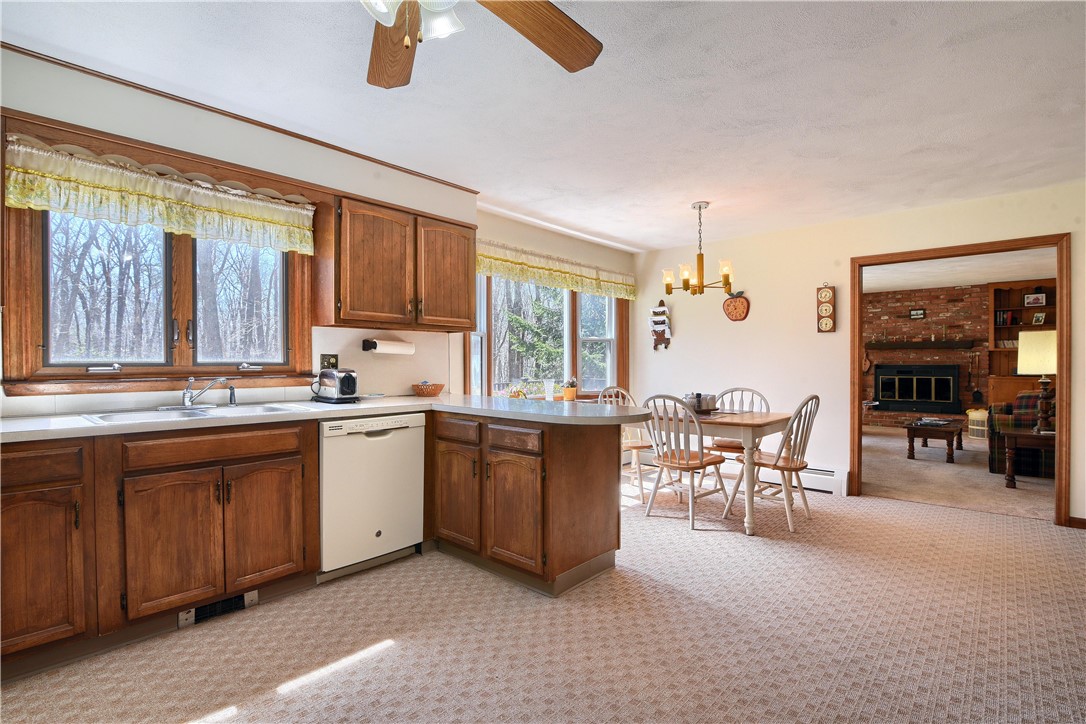 116 Lantern Lane Exeter, RI 02822 - Photo 9 of 48 Lots of room in this kitchen