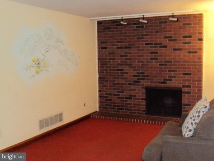 5825 Lytle Road White Marsh, MD 21162 - Photo 4 of 8 Living Room