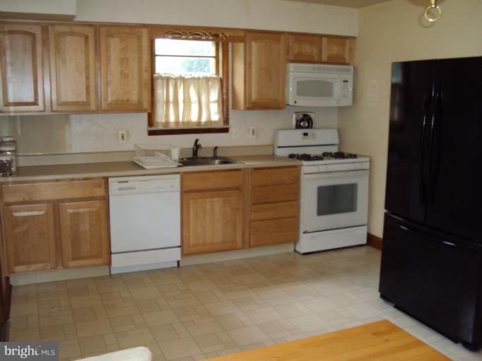 5825 Lytle Road White Marsh, MD 21162 - Photo 6 of 8 Kitchen
