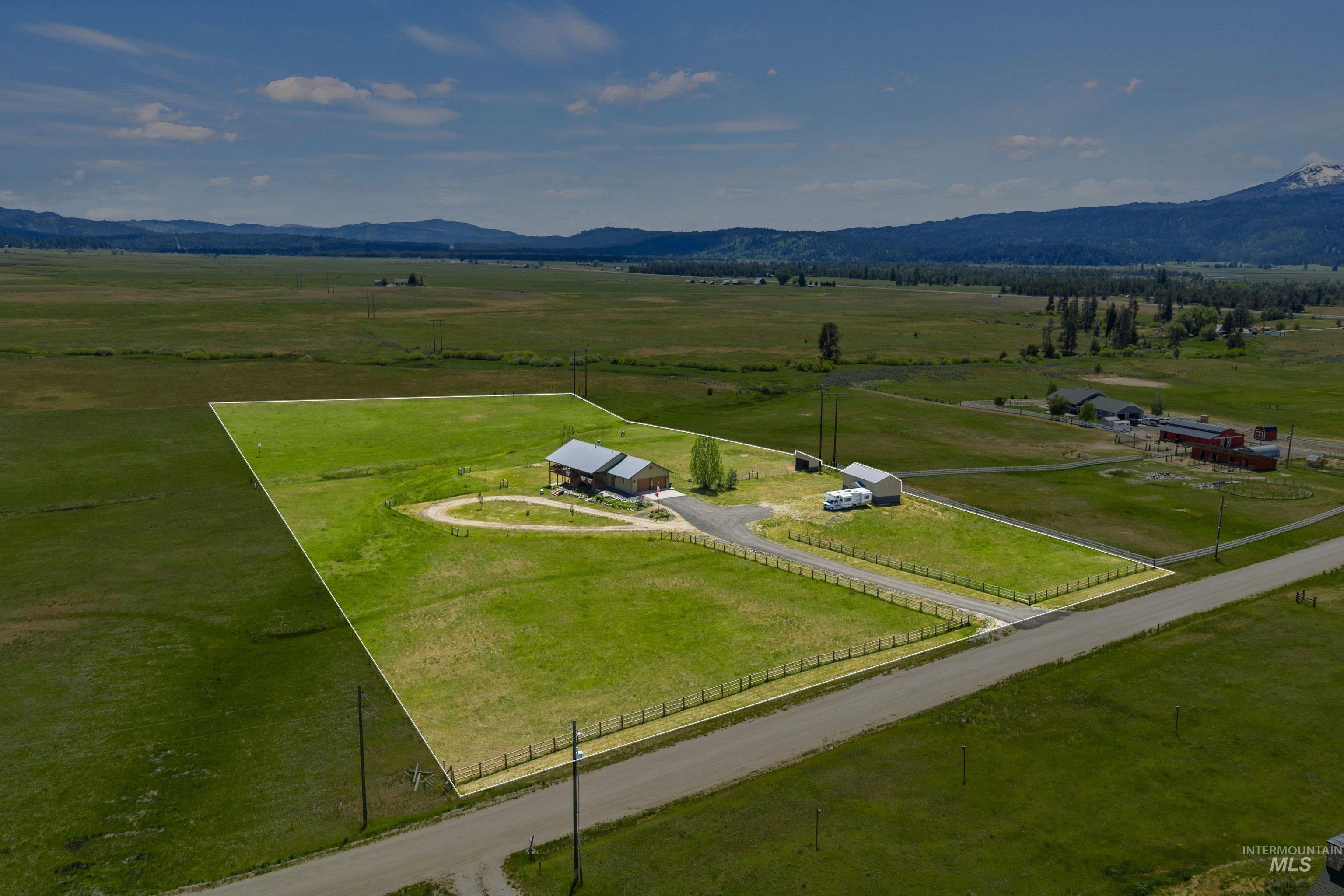 136 Goslin Loop Cascade, ID 83611 - Photo 5 of 50