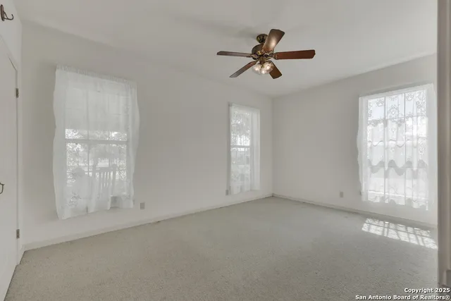 a view of empty room with window